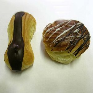 Eclairs with cream